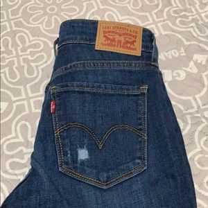 Levi's Jeans - Levi’s 711 skinny jeans size 28/ 30. NWT Levi's Jeans - Levi’s 711 skinny jeans size 28/ 30. NWT